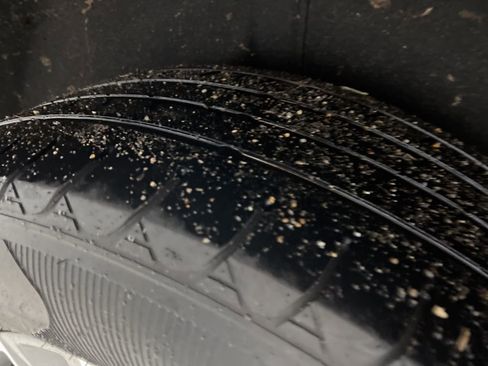 Used 2023 Chevrolet Traverse LT image 41