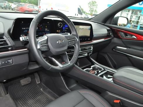 Used 2025 Chevrolet Traverse Z71 w/ Driver Confidence Package AWD/4WD image 9