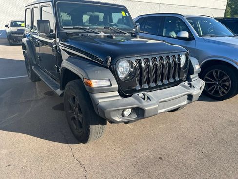 Used 2018 Jeep Wrangler Unlimited Sport S AWD/4WD image 3
