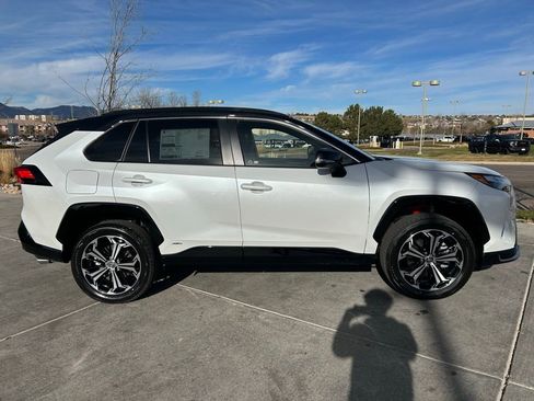 Used 2025 Toyota RAV4 XSE w/ Weather Package image 9