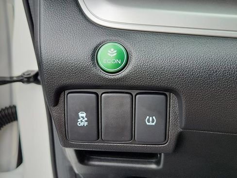 Used 2016 Honda CR-V SE image 25