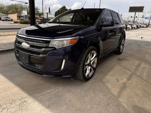 Used 2011 Ford Edge Sport w/ Driver Entry Pkg image 4