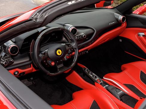 Used 2022 Ferrari F8 Tributo RWD image 20