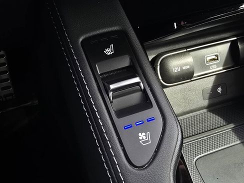 Used 2022 Kia Telluride SX w/ SX Prestige Package image 22