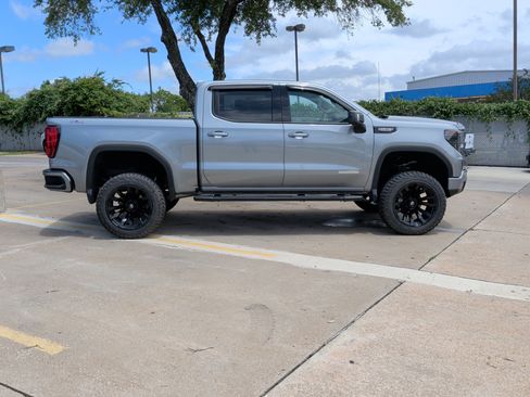 Used 2025 GMC Sierra 1500 Elevation w/ Elevation Premium Package AWD/4WD image 11