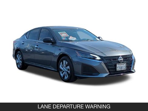 Certified 2025 Nissan Altima 2.5 S FWD image 2