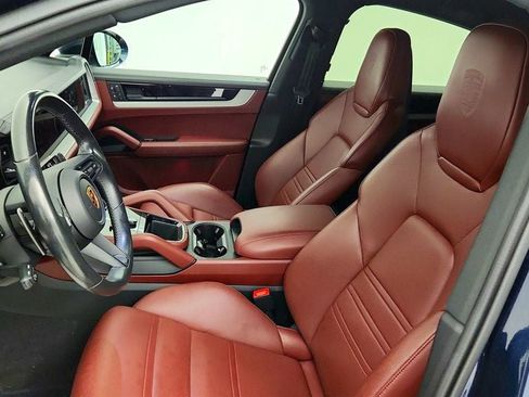 Used 2024 Porsche Cayenne Coupe w/ Premium Package Plus AWD/4WD image 19