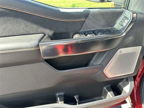 Used 2024 Ford F350 Platinum w/ FX4 Off-Road Package image 15