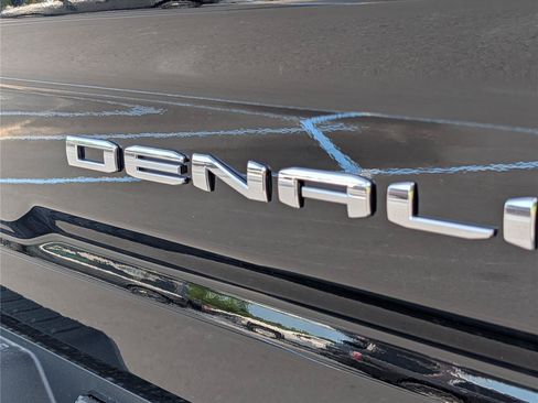 New 2026 GMC Sierra 2500 Denali w/ Denali Reserve Package AWD/4WD image 37