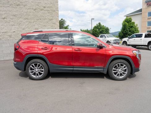Used 2024 GMC Terrain SLT AWD/4WD image 8