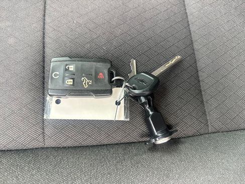 Used 2022 Chevrolet Silverado 1500 Custom w/ Safety Confidence Package image 8