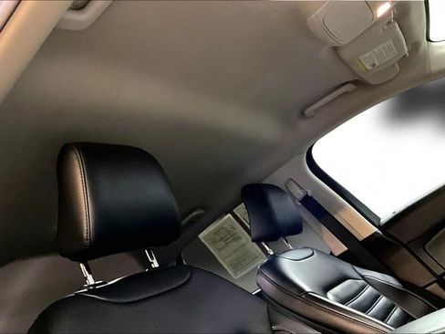 Used 2023 Ford Edge SEL image 28