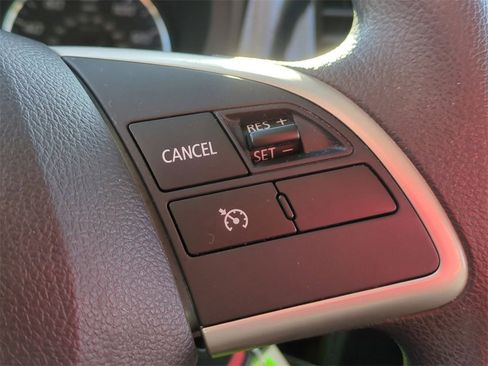 Used 2018 Mitsubishi Outlander ES image 16