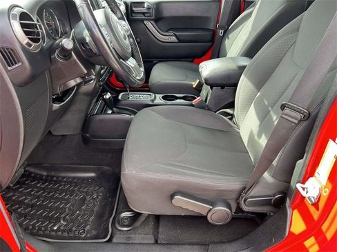 Used 2018 Jeep Wrangler Unlimited Sport w/ Connectivity Group image 19