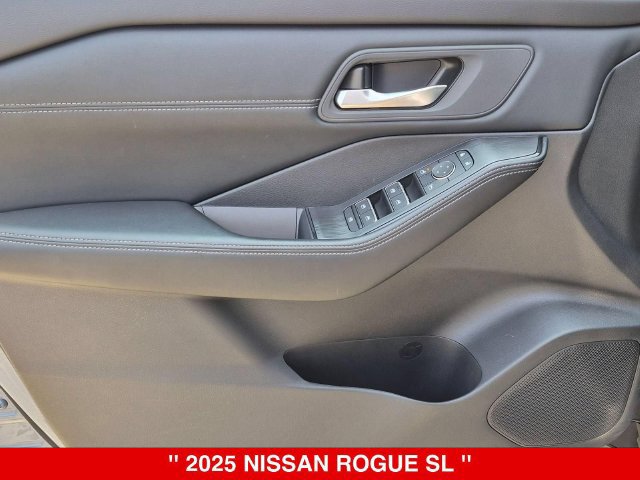 Certified 2025 Nissan Rogue SL AWD/4WD image 12