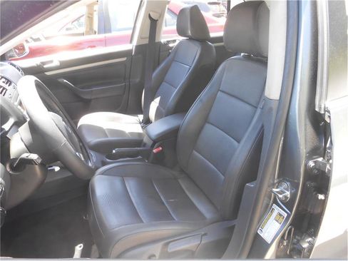 Used 2009 Volkswagen Jetta SE image 8