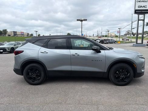 Used 2023 Chevrolet Blazer LT w/ Midnight/Sport Edition FWD image 12