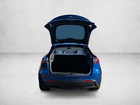 Used 2021 Tesla Model Y Long Range image 8
