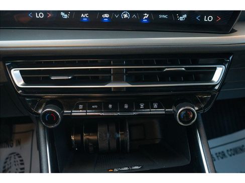 Used 2024 Chevrolet Traverse LT w/ Midnight/Sport Edition FWD image 15