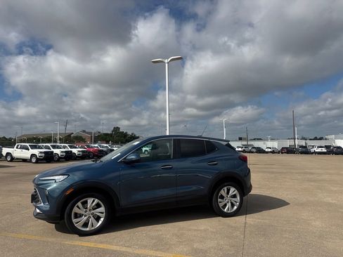Used 2024 Buick Encore GX Preferred FWD image 11