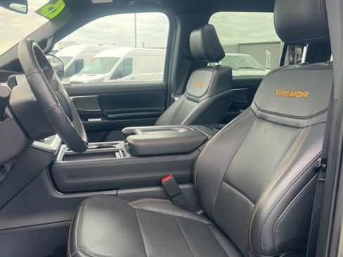 Used 2025 Ford Expedition Tremor AWD/4WD image 30