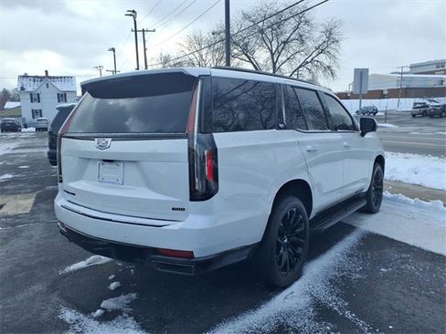 Used 2022 Cadillac Escalade Sport w/ LPO, ONYX Package image 5