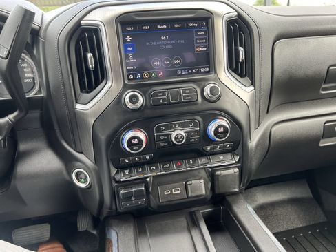 Used 2021 GMC Sierra 3500 Denali w/ Denali Ultimate Package AWD/4WD image 29
