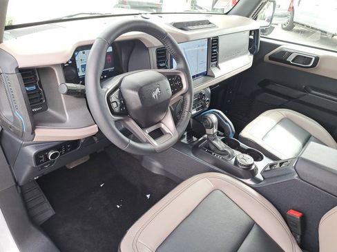 Used 2024 Ford Bronco Wildtrak image 19