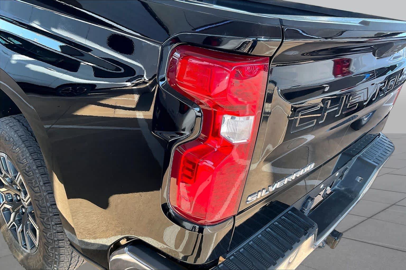 Certified 2023 Chevrolet Silverado 1500 LT AWD/4WD image 28