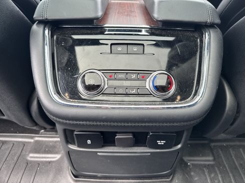 Used 2021 Lincoln Navigator Reserve AWD/4WD image 23