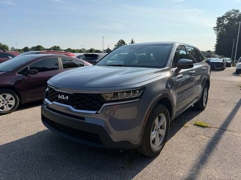 Certified 2023 Kia Sorento LX AWD/4WD image 2
