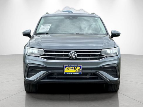 Used 2024 Volkswagen Tiguan SE image 8