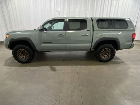 Used 2022 Toyota Tacoma SR5 w/ Trail Edition image 6