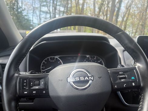 Used 2025 Nissan Rogue SV AWD/4WD image 25