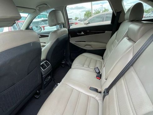 Used 2017 Kia Sorento FWD w/ LX Convenience Package image 6