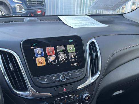 Used 2018 Chevrolet Equinox Premier image 10