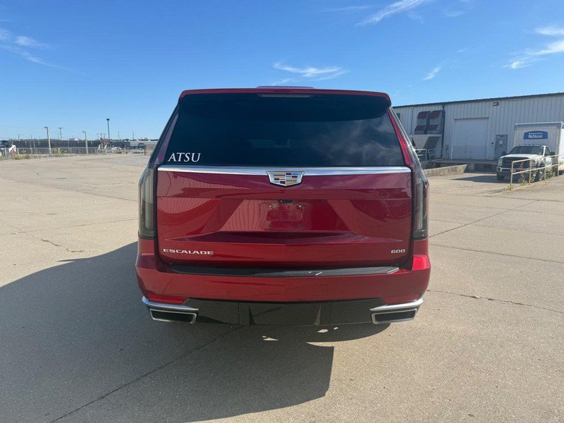 Used 2024 Cadillac Escalade Premium Luxury AWD/4WD image 8