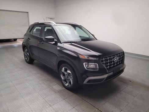 Used 2024 Hyundai Venue SEL FWD image 13