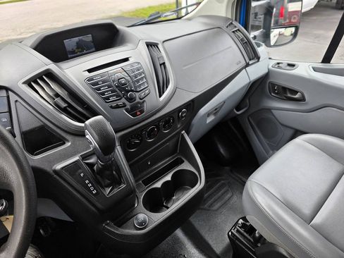Used 2019 Ford Transit 250 148 Medium Roof RWD image 17