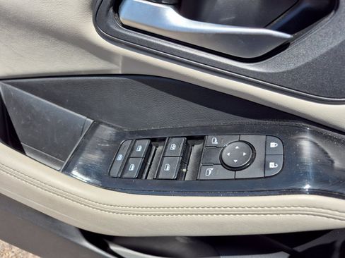 Used 2025 Nissan Rogue SV AWD/4WD image 14