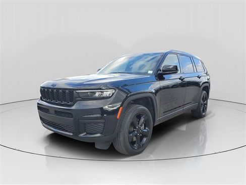 Certified 2023 Jeep Grand Cherokee L Laredo image 2