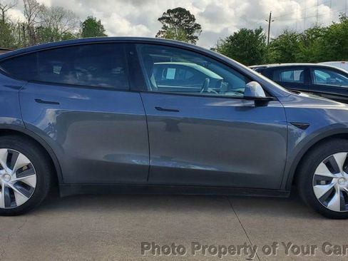 Used 2020 Tesla Model Y Long Range image 10