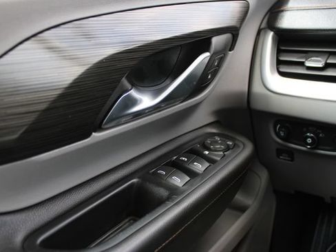 Used 2020 GMC Terrain SLT FWD image 13