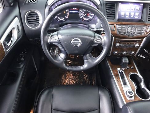 Used 2020 Nissan Pathfinder Platinum AWD/4WD image 37