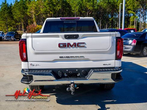 Used 2022 GMC Sierra 1500 SLT w/ SLT Convenience Package image 8
