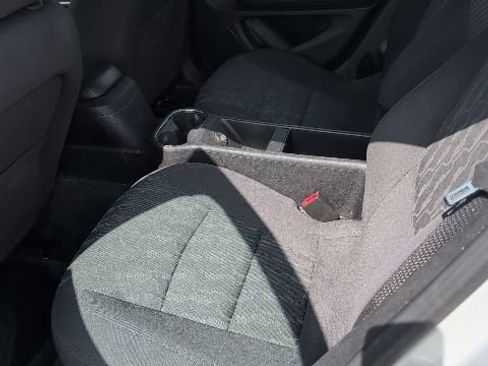 Used 2014 Chevrolet Volt FWD image 9