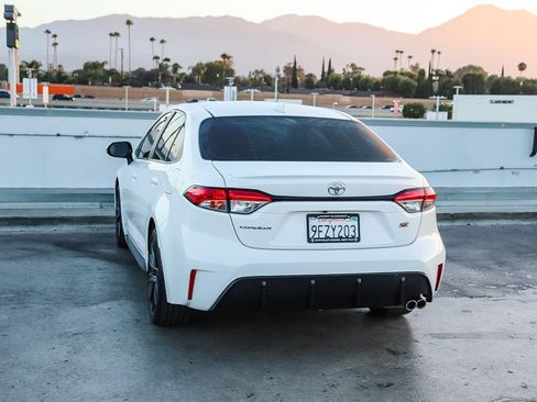 Used 2023 Toyota Corolla SE w/ SE Premium Package FWD image 7
