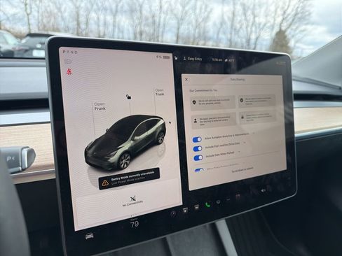 Used 2023 Tesla Model Y Long Range image 26
