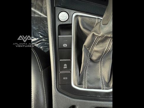 Used 2025 Volkswagen Jetta SE image 41