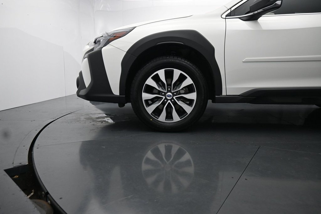 Used 2025 Subaru Outback Limited AWD/4WD image 15